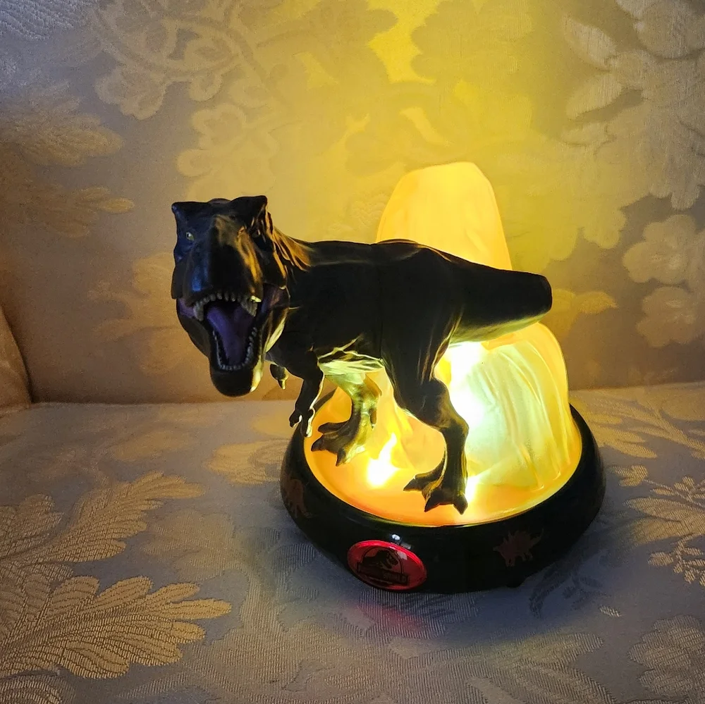 Jurassic World Lot Night Light 3D T REX Dinosaur Fleece Throw And Plush W/ Sound